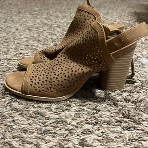 Universal Thread Nude Heels